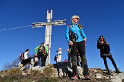 53 Alla croce di vetta del Monte Barro (922 m)